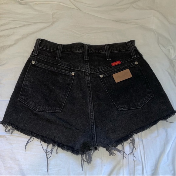 Vintage Wrangler Shorts - Picture 2 of 8